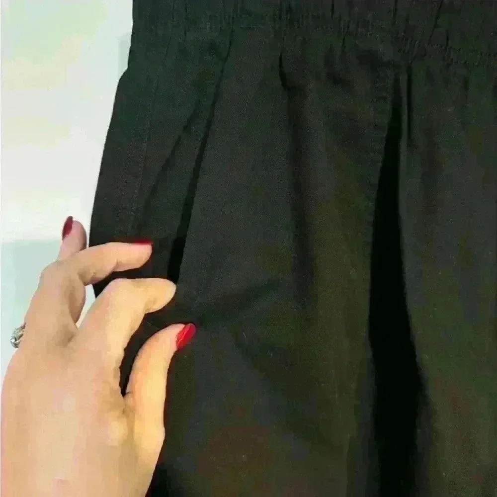 Women’s Old Navy 2x paper bag pants with deep front and back pocket, lose fit